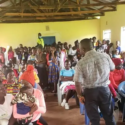 A support and counselling session for young mothers